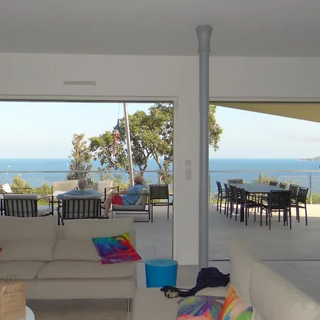 Unique ! Plain-pied Vue Exceptionnelle Golfe St Tropez à 200 M De La Villa *