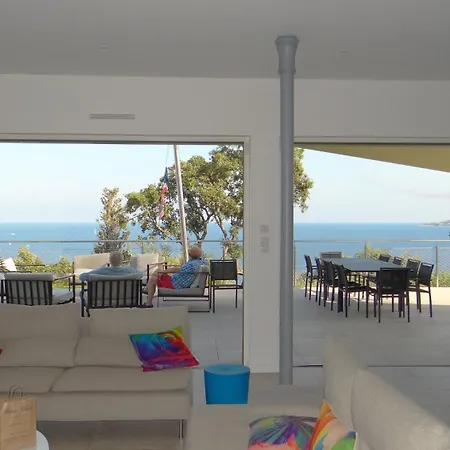 Unique ! Plain-pied Vue Exceptionnelle Golfe St Tropez à 200 M De La Villa *
