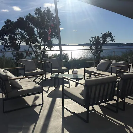 Unique ! Plain-pied Vue Exceptionnelle Golfe St Tropez à 200 M De La Villa *